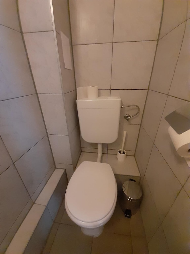2-Rent Group Hostel Rooms&Apartments TUB19A