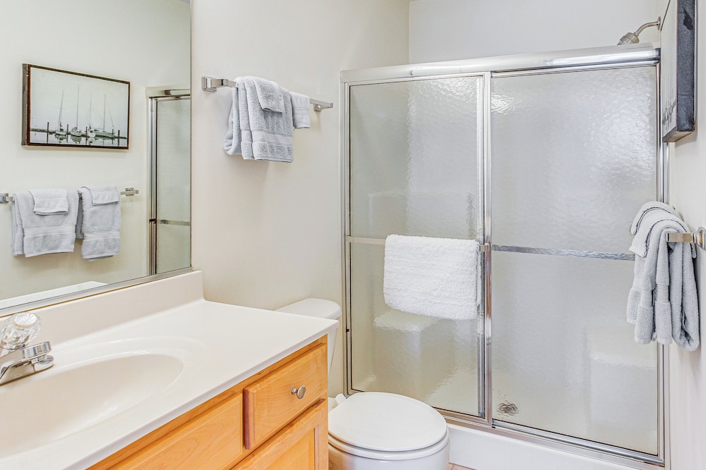 Dog-friendly Condo w/ Resort Perks in Calabash!