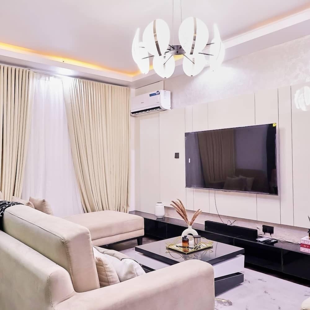 Purple Lavender Court Apartment