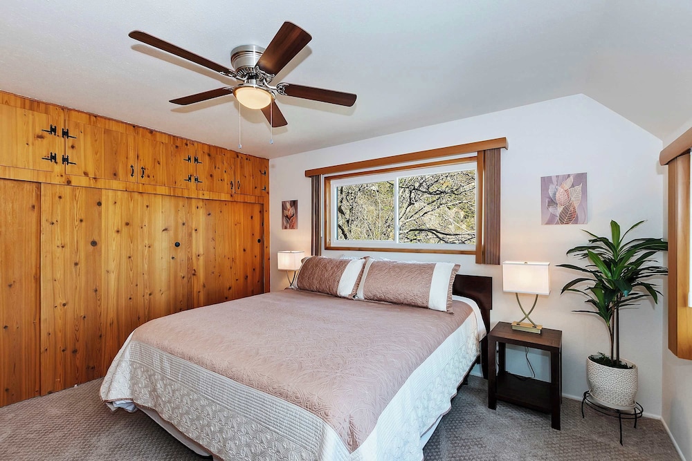 Acorn Acres Lake Views for 8