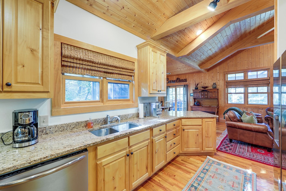 Golf, Hike & Trout Fish: Mtn-view Cashiers Retreat