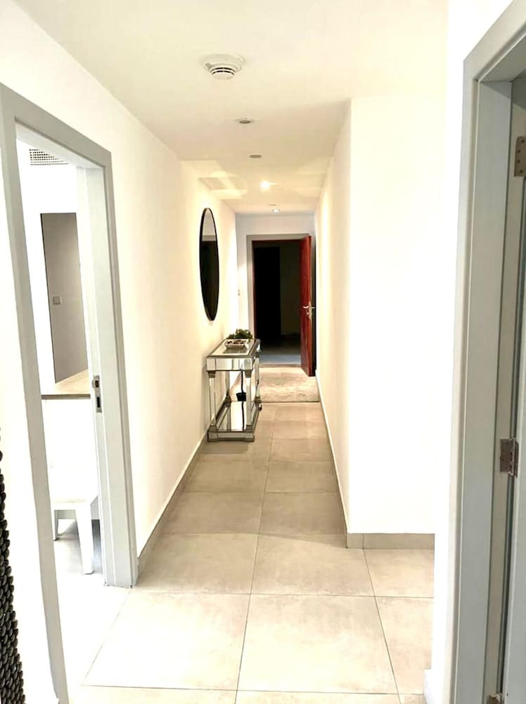 Jbr Sea View Captivating 4-bed Apartment in Dubai