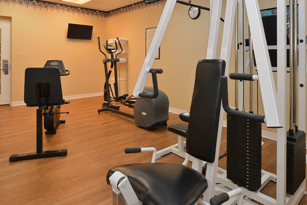Collinsville Vacations - Quality Inn Dutch Inn - Property Image 1