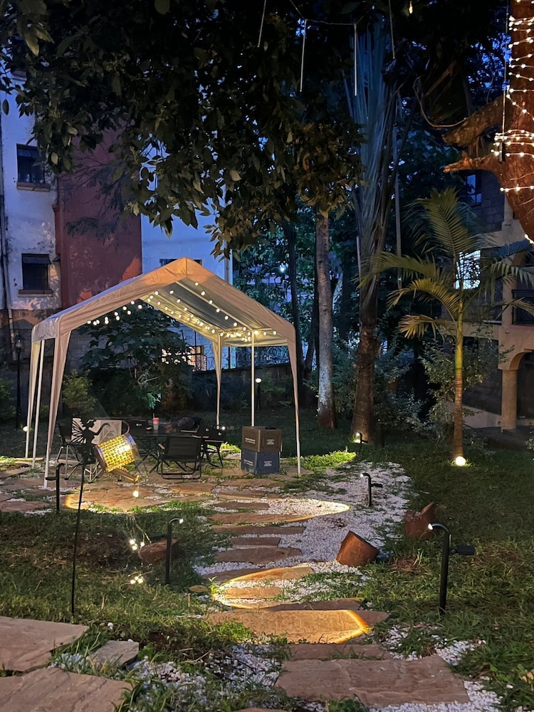 ZZZ Hostel & Restaurant