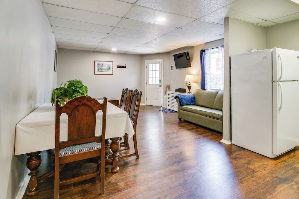 14 Mi to Black Moshannon! Pet-friendly Apartment