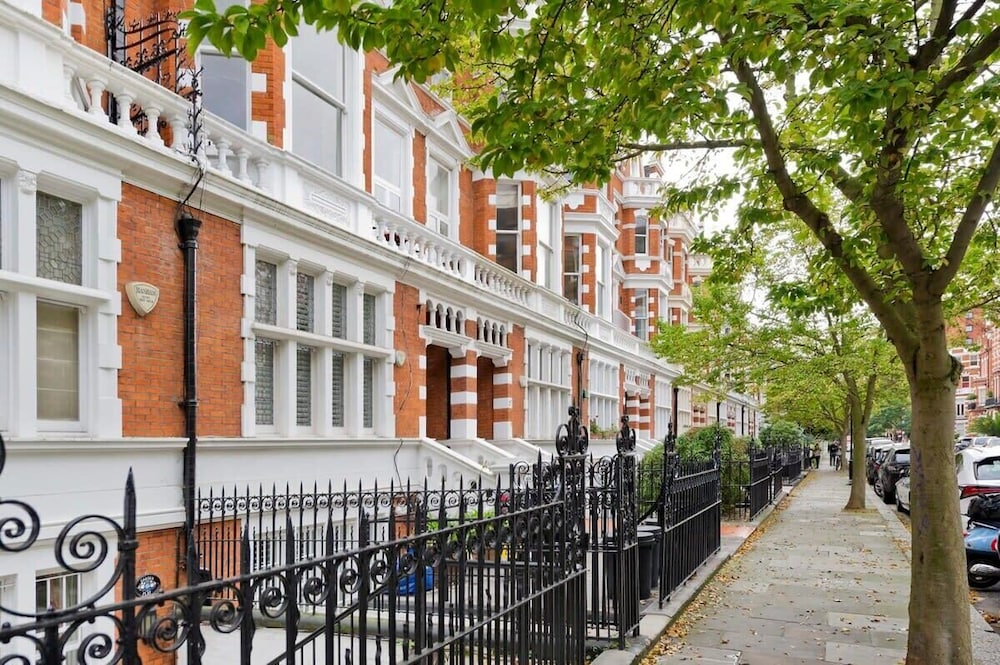 Spacious 3-bedroom Apartment in Earls Court