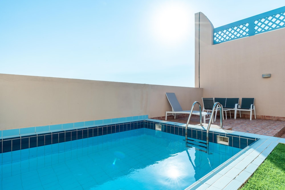 GLOBALSTAY. Private Pool Villas and Townhomes