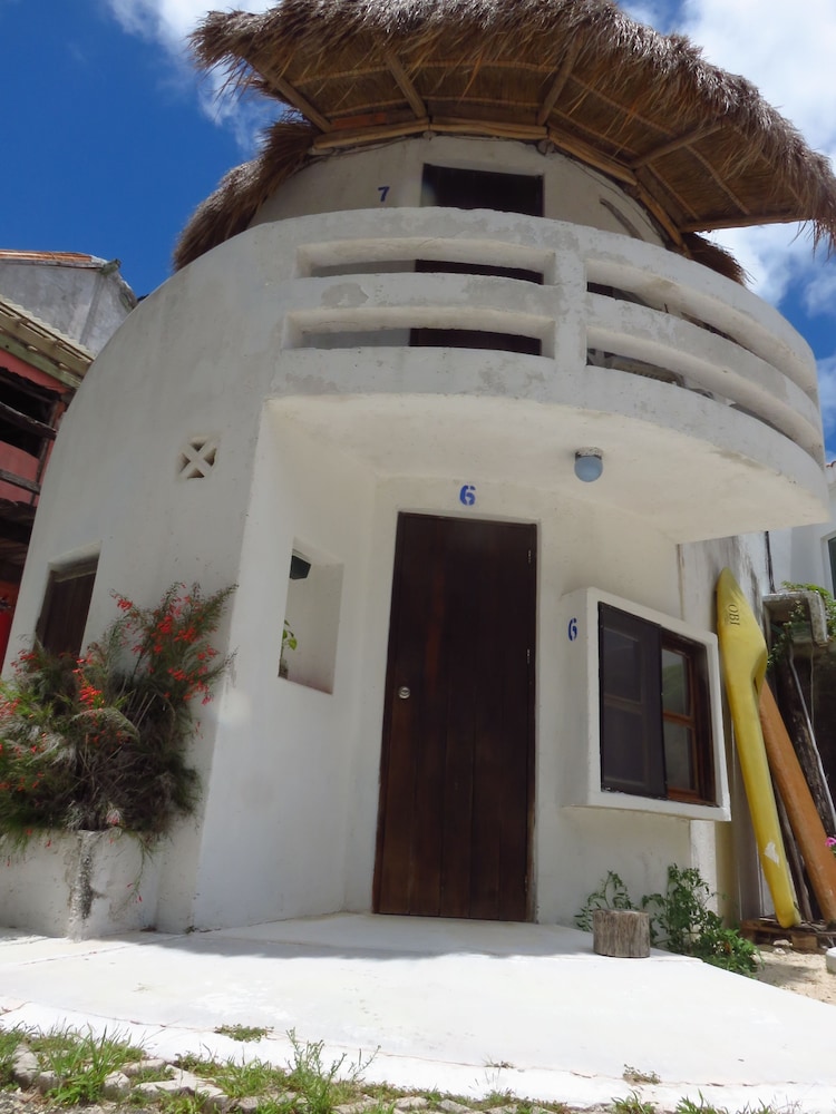 Acamaya Reef Cabanas - Caravan Park