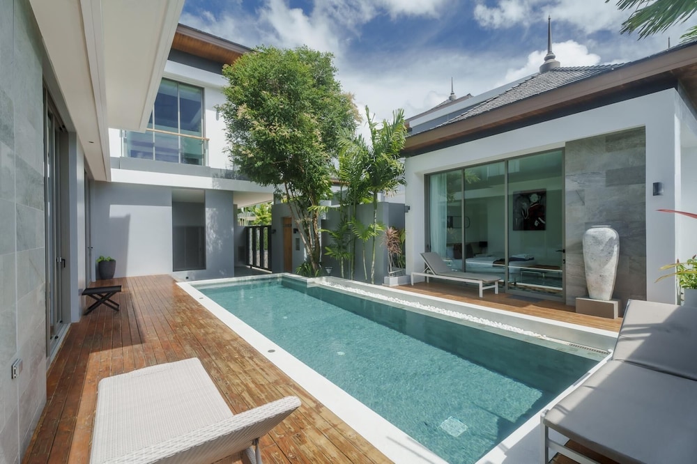 Teak 5BR Pool Villa Bang Tao + Airport Shuttle