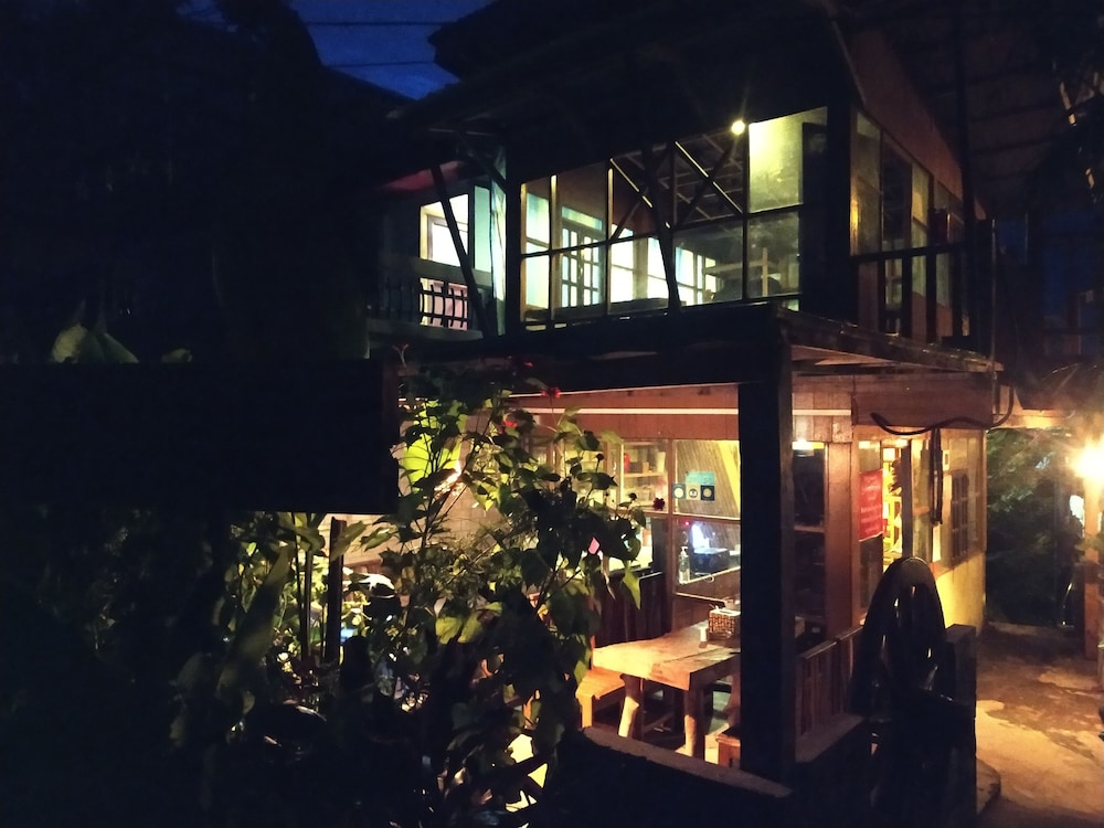 Dream House Guest House & Restaurant