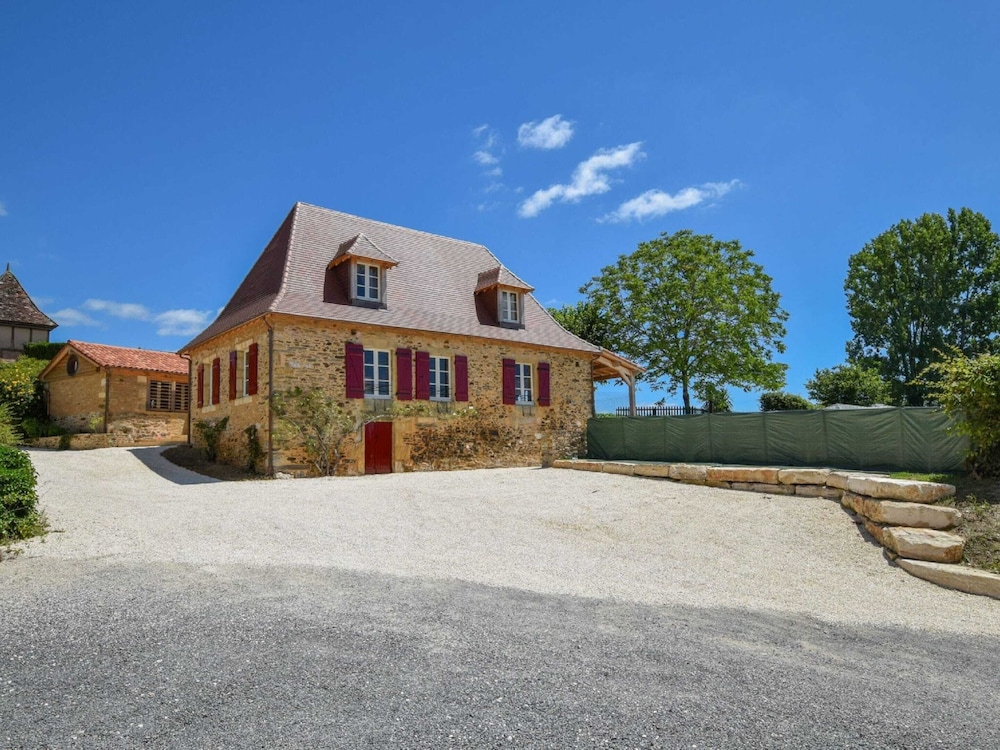 Hilltop Cottage With Pool photo 2