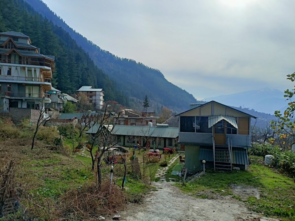 Arudhara Kuteer