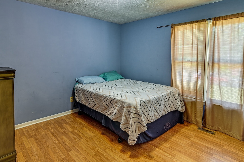 Fayetteville Vacations - Fayetteville Vacation Rental w/ Yard! - Property Image 16