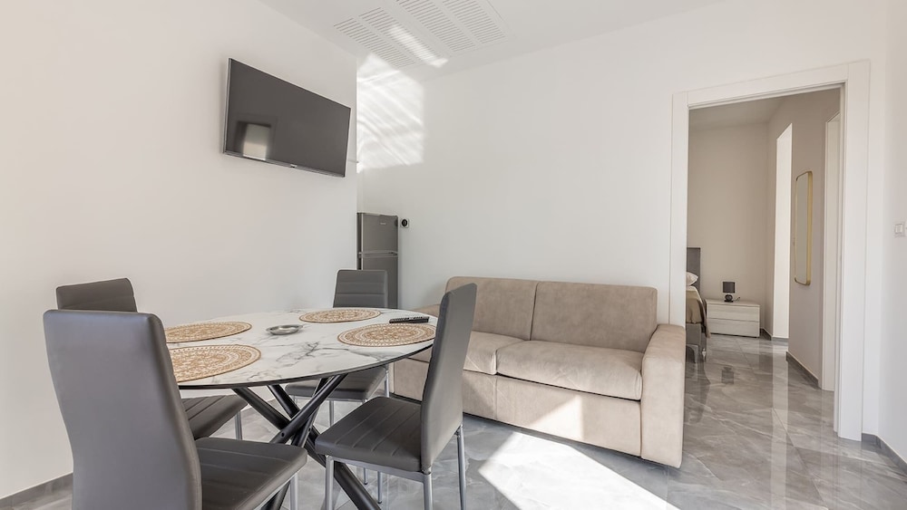 Sole Apartment 2 Central Marina With Modern Furnishings