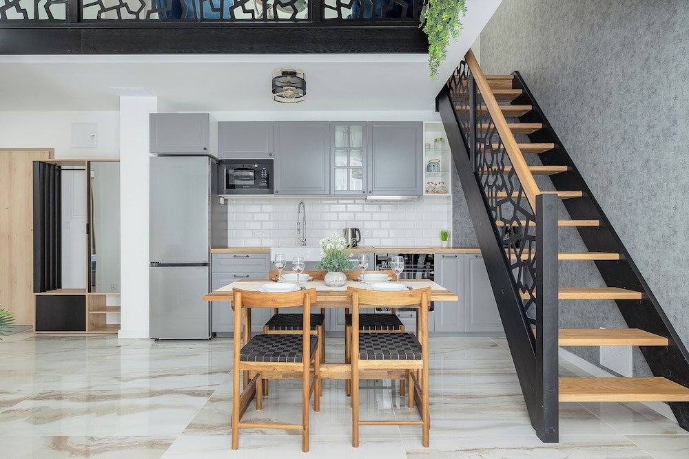 Two-level Apartment by Renters Prestige