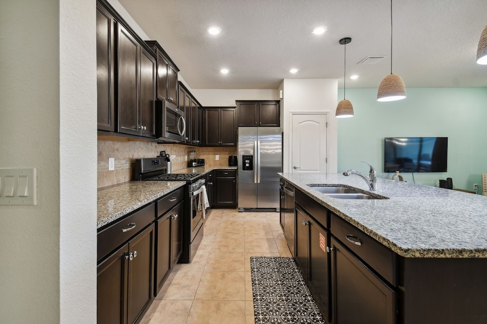 4663tsd-solterra Resort 5 Bedroom Townhouse by RedAwning view 3