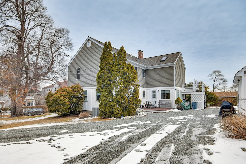 Walk to Beach: Jamestown Home w/ Bridge Views!