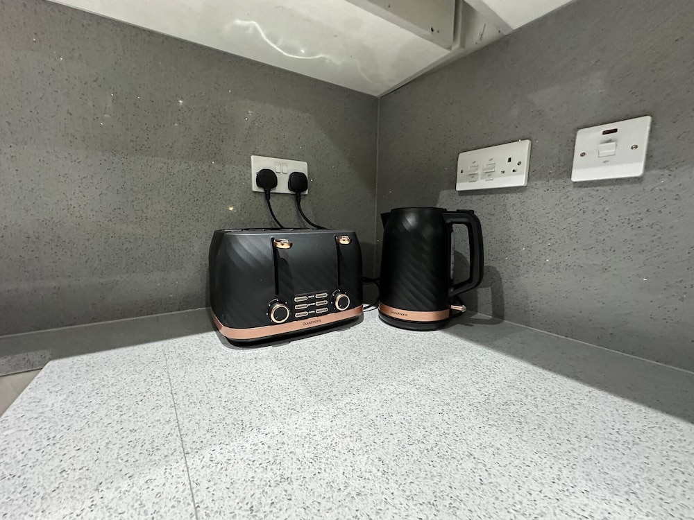 London 1 bed Luxe Flat Ilford Beautiful