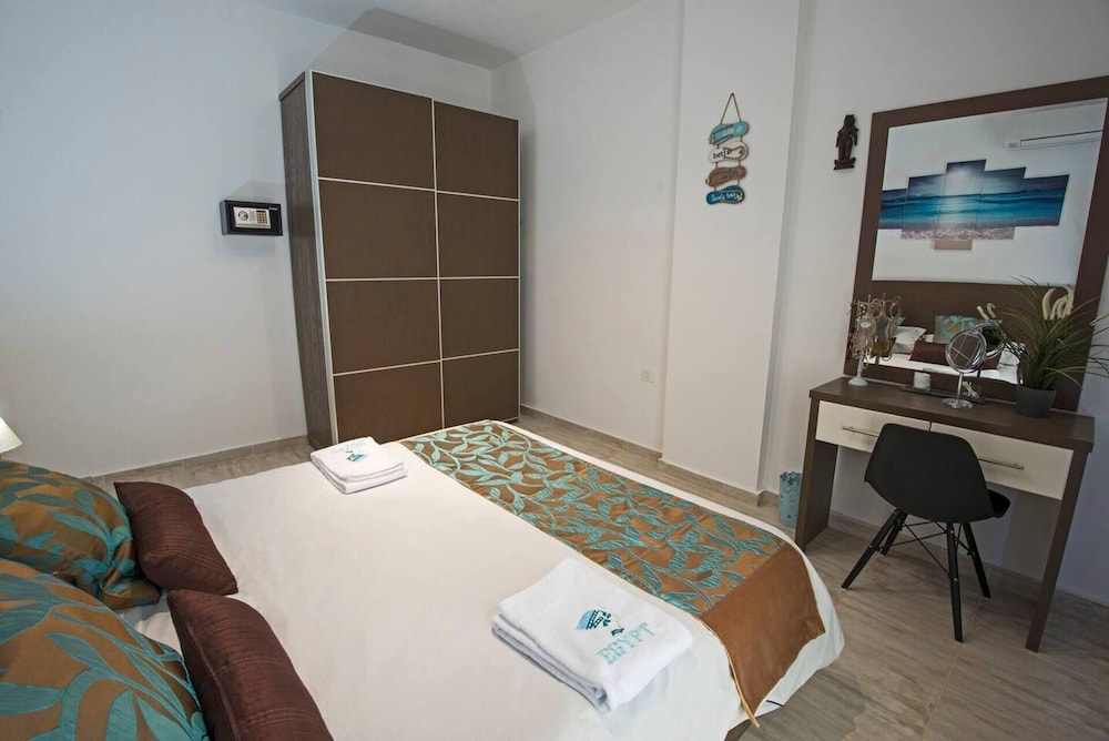 Luxury Wi-fi 1 Bedroom Apt. Close to El Gouna view 2
