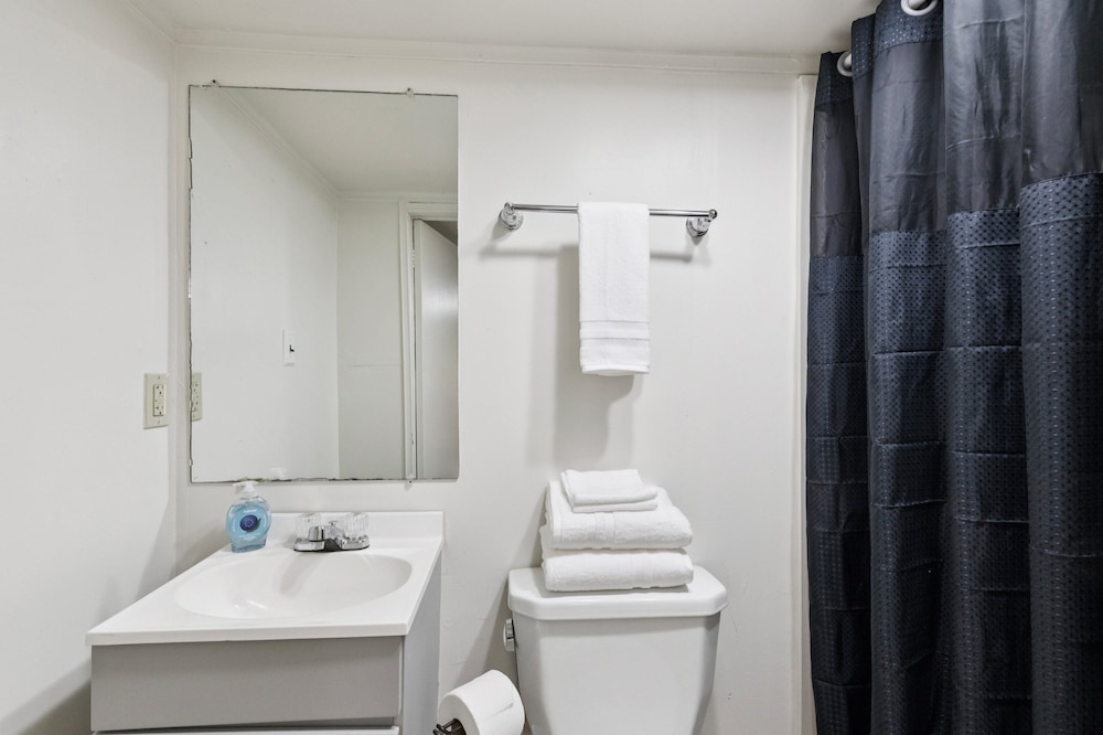 Dave's Last Resort Lakeside - Long Stay Discount - Cozy Cabin 6 1 Bedroom Hotel Room