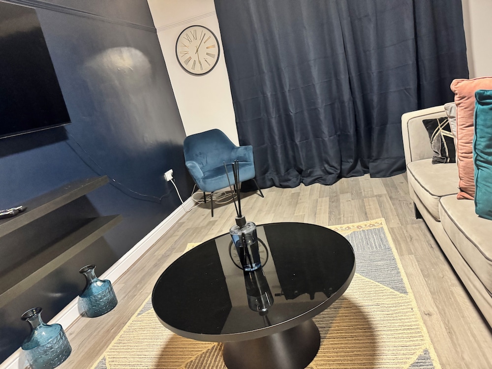 Corporate 3bedroom home with parking