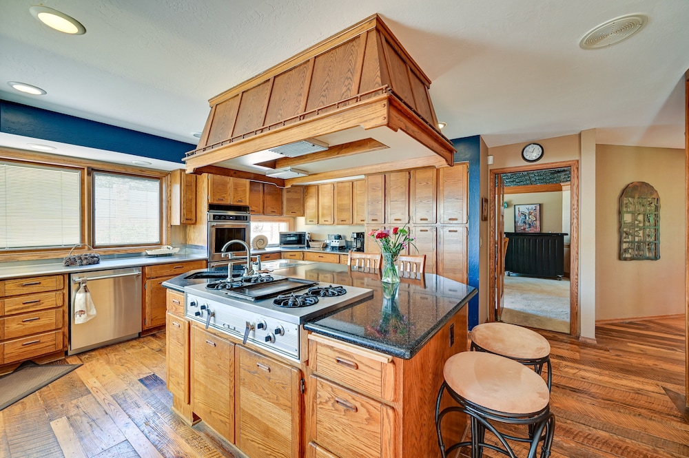 Payson Vacations - Expansive Payson Golf Retreat w/ Games  Hot Tub! - Property Image 21