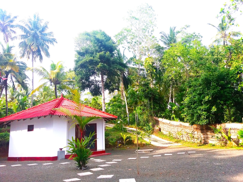 Lagoon Resort Goviyapana