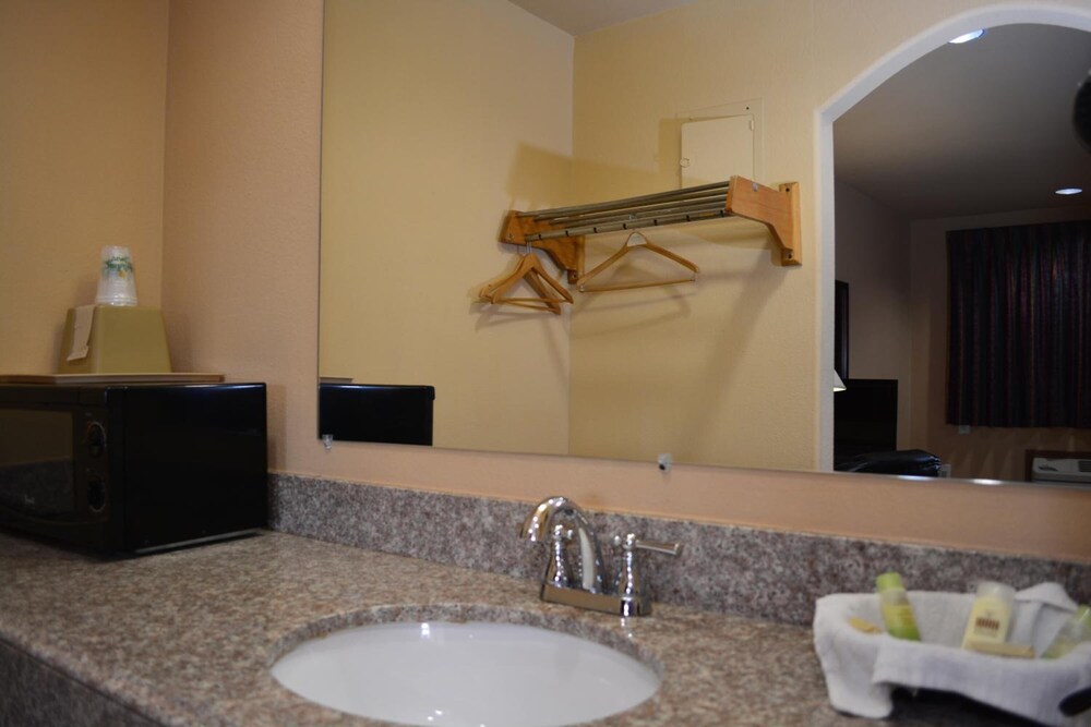 El Camino Motel - Property Image 9