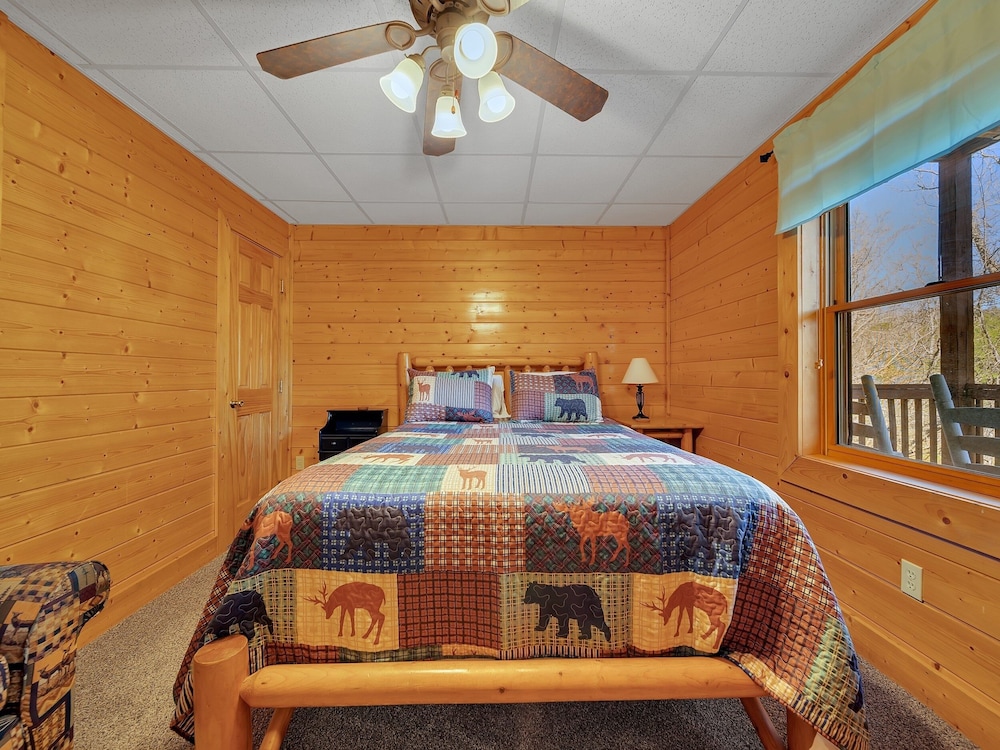 Ern821 - Tranquil Times 5 Bedroom Cabin