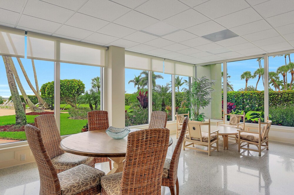 Bungalow-style Beachfront Condo With Pool