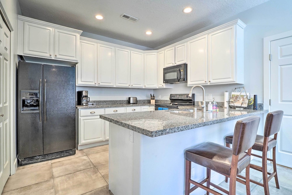 Dtwn Mesquite Condo w/ Resort Pool: Golf  Gamble! - Property Image 16
