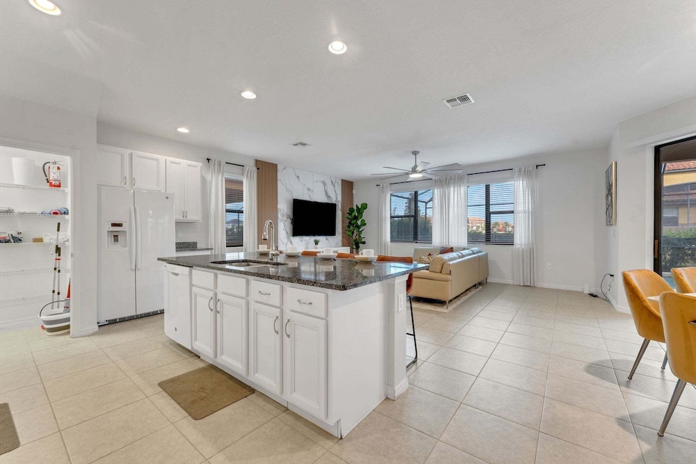 2311vd-providence 5 Bedroom Home