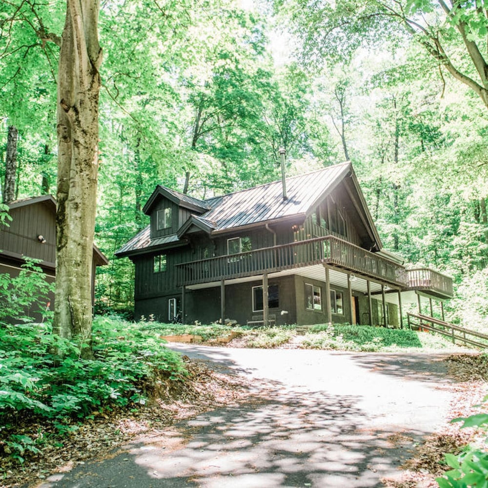 Northern Nights Chalet by Wanderlust Abodes view 2