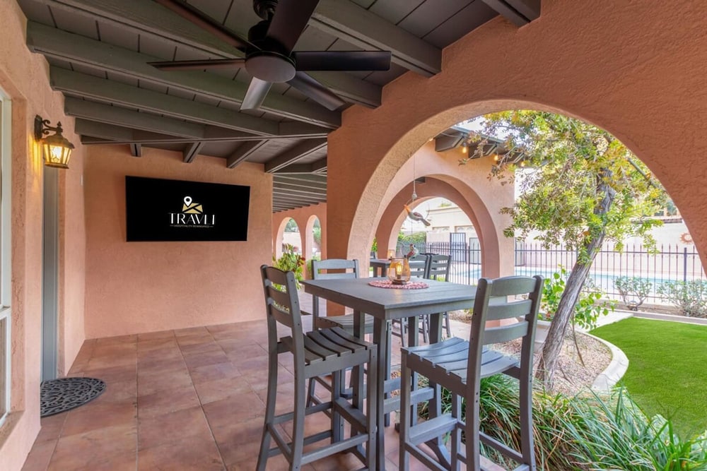 Historic Desert Rose Estate Pool Sauna Sleeps 12