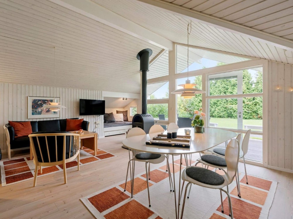 5 Star Holiday Home in Dronningmolle