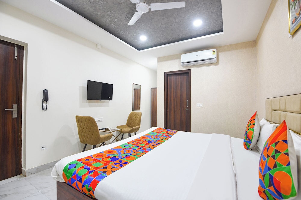Fabhotel Canal View