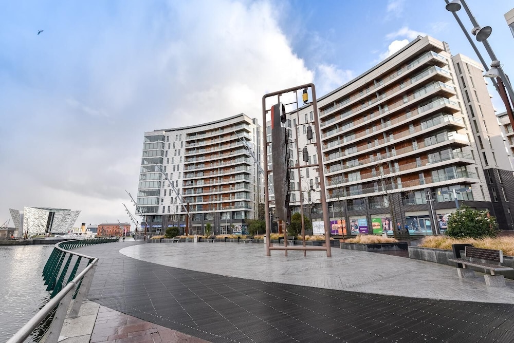 Dream Apartments - Titanic Arc