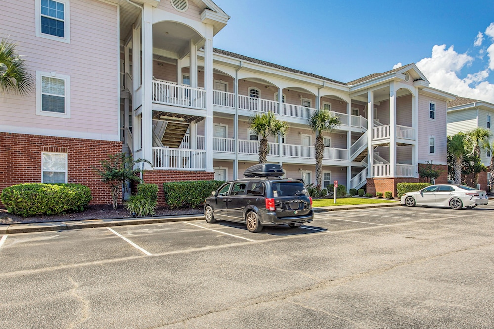 Golf Getaway by Casino, Dolphin Cruises + Beach!
