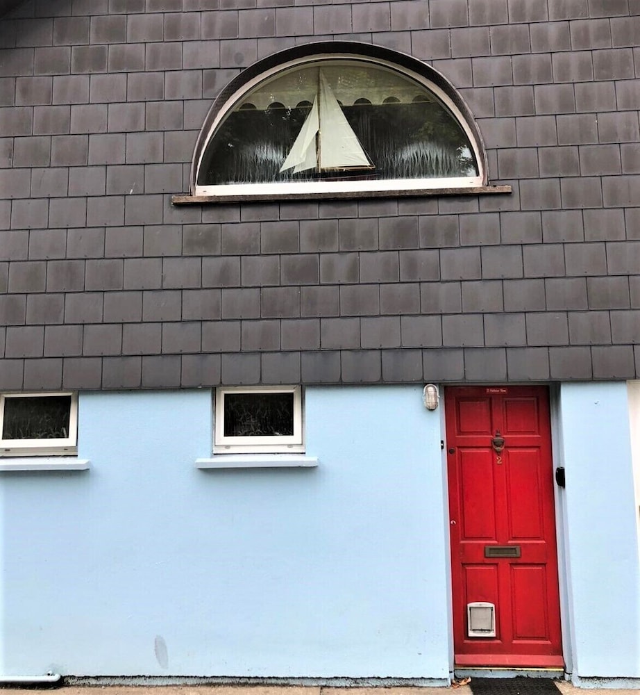 2 Bedroom Harbour View Apartment in Kinsale