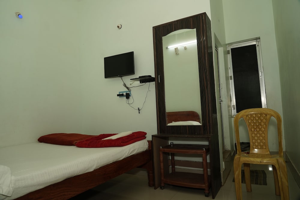 Hotel Mid Town Daringbadi