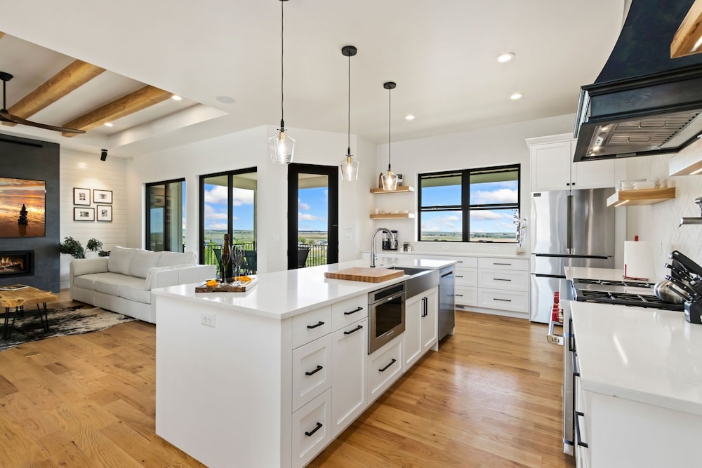 Bridle Ridge Retreat Modern Comfort, Open Views