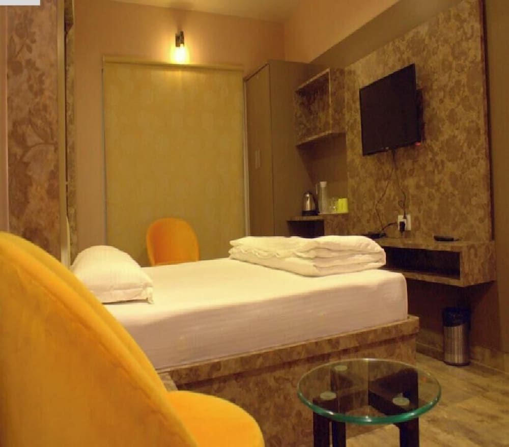 Hotel Yellowroots