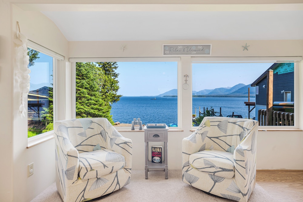 6 Mi to Main St: Oceanfront Cottage in Ketchikan