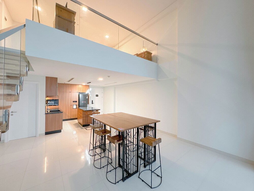 Spacious and Modern Studio SOHO Apartment at VieLoft SOHO and SKY Residence