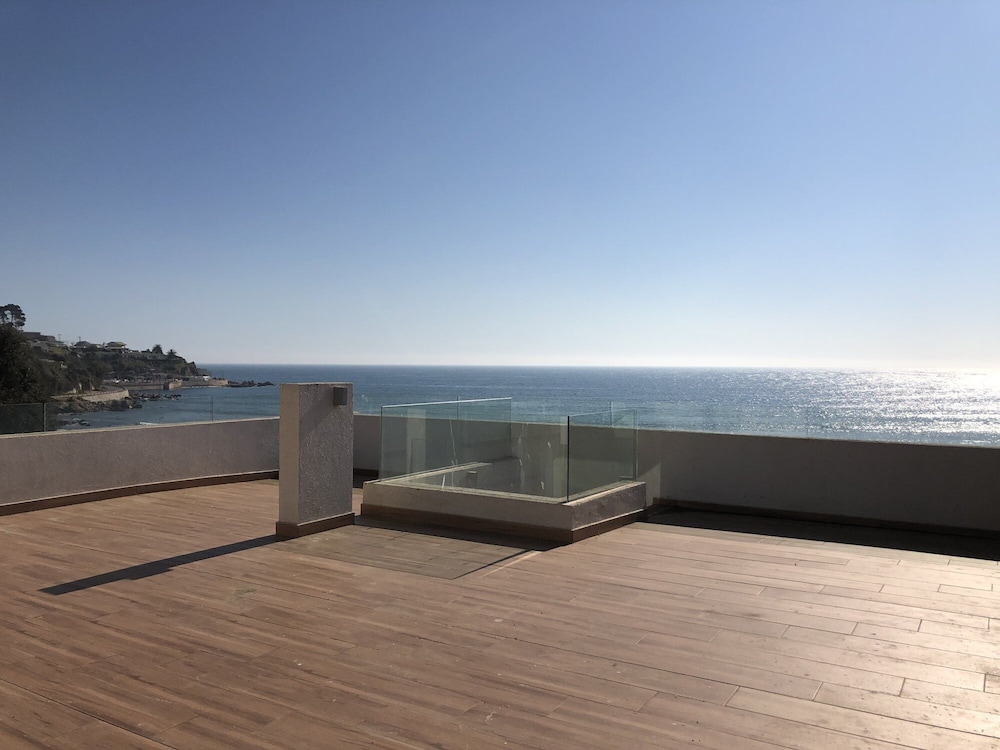 Enchanting Conc n 2BR - Private Roof Ocean View
