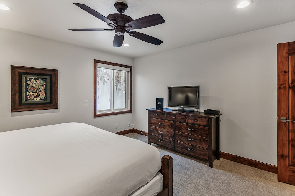 Queen Esther at Deer Valley Resort - Four Bedroom Condo with Hot Tub #2348 4 Condo