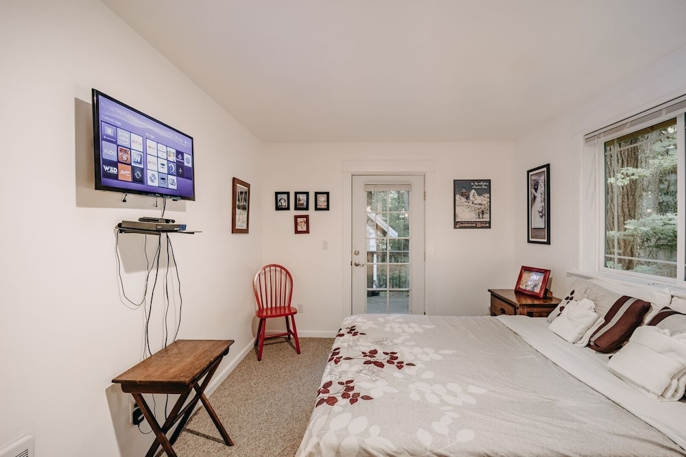 01sl - Hot Tub - Pet Friendly - Bbq - Sleeps 8 3 Bedroom Home by RedAwning