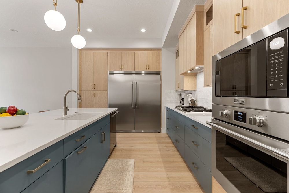 Weekend Vibes 5 Bedroom Townhouse