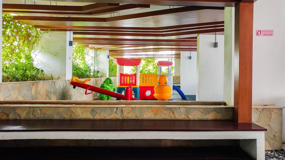 Restful And Tranquil 1Br At Apartment Bassura City