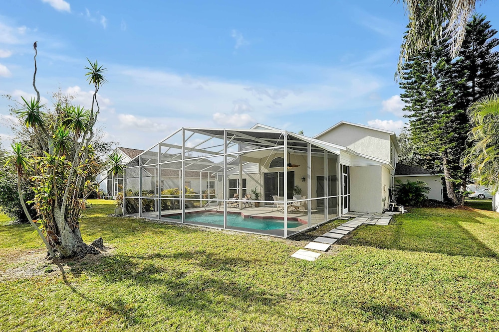 Near Disney & Universal: Family Retreat in Orlando